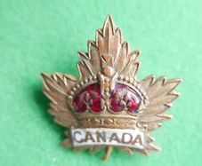 Vintage Canadian WW1 Gilt Enamel Officers Lapel Badge
