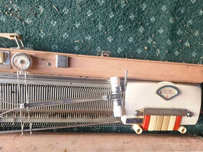 knitting machine