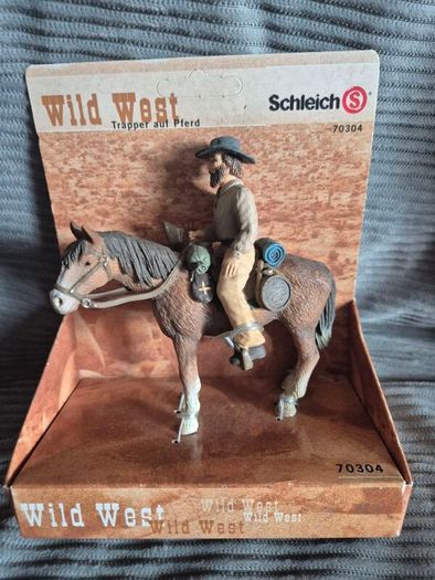Schleich Wild West 70304 - Trapper on Horse (Retired 2006 Collectible) - Brand New In Box (NIB)