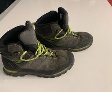 Kids Karrimor Hot Rock size UK5 walking boots