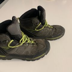 Kids Karrimor Hot Rock size UK5 walking boots