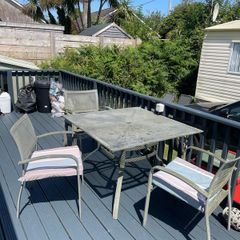 garden table & chairs