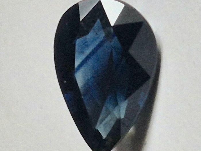 Blue Sapphire. Natural, no treatment. Over 3 carats in weight. Would look amazing in a gold ring.