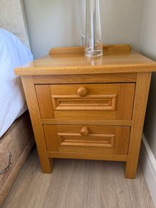 2 Oak Bedside Lockers