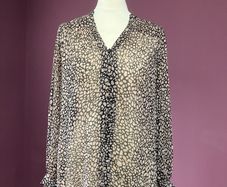 Omnes Size 8 Animal Print Chiffon Style Blouse