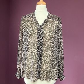 Omnes Size 8 Animal Print Chiffon Style Blouse