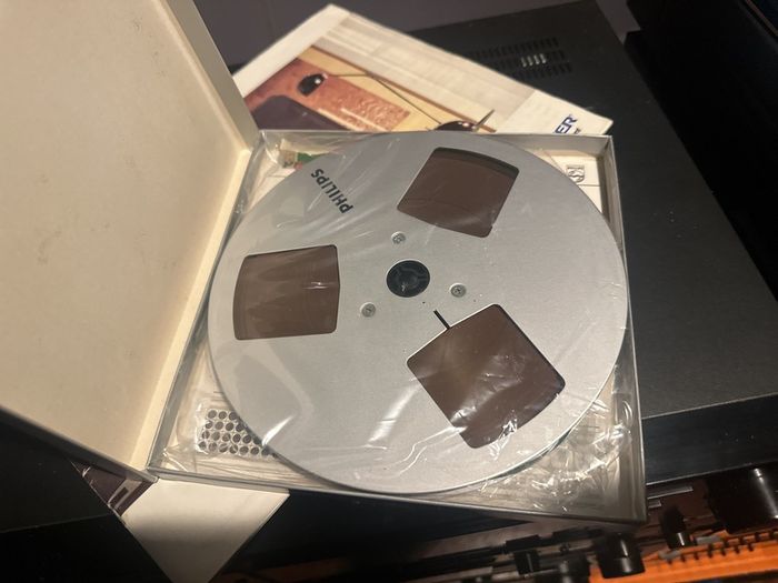 Philips LP 1800 ultra ferro tape on metal 7"reel.