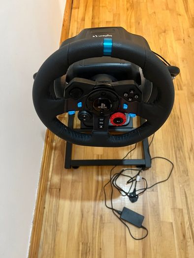 Logitech driving force racing wheel for PS4 & PS5