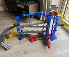 Monster Jam Garage Playset