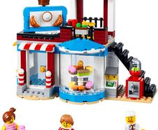 Lego Creator 31077: Modular Sweet Surprise (2018) 100% Complete (NO BOX)