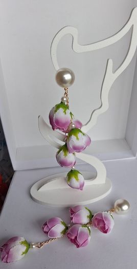 Cottagecore - Pink & White Rose Bud Round Pearl Stud Cascading Tassedl Earrings