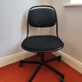 Swivel chair black Image 2