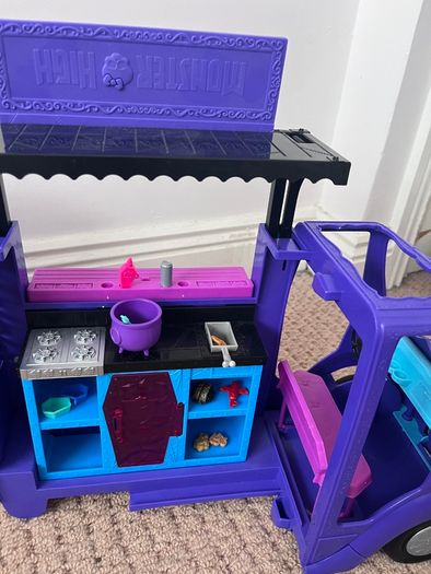 Monster High food truck