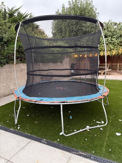 trampoline 10'