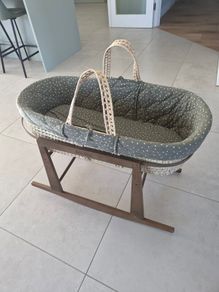 Little Green Sheep Moses Basket and Rocking Stand