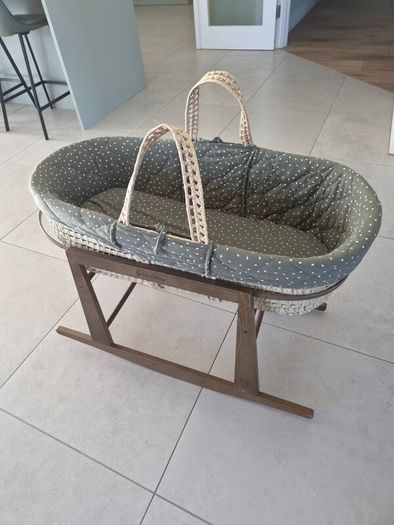 Little Green Sheep Moses Basket and Rocking Stand