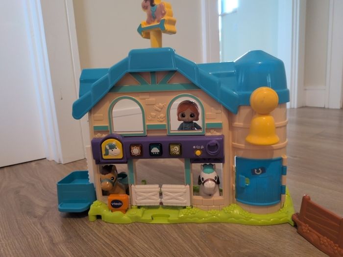 Toot toot friends Pony stable