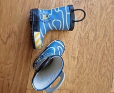 Kids rain boots