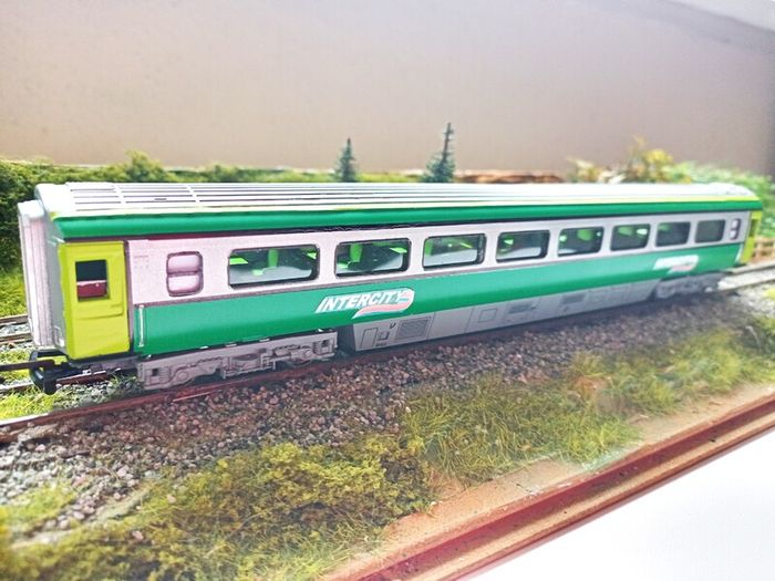 Model Railway Irish Intercity Coaches