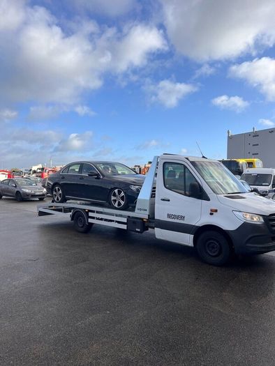 Recovery towing service