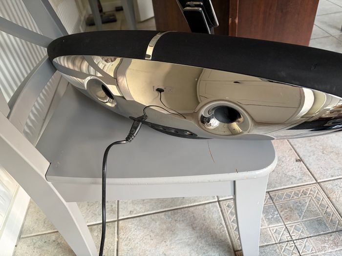 Bowers & Wilkins Zeppelin