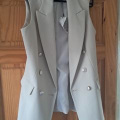 Sleeveless blazer