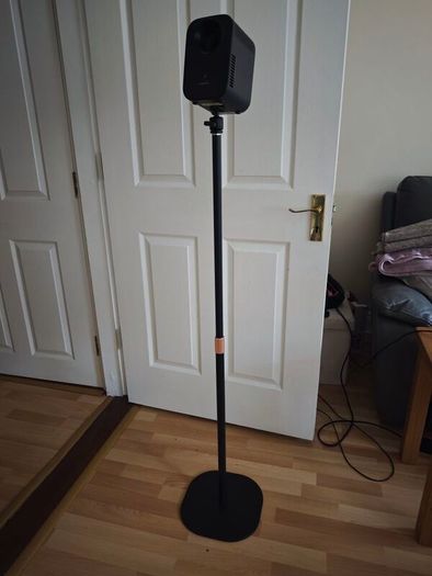 Xiaomi L1 Smart Projector plus stand