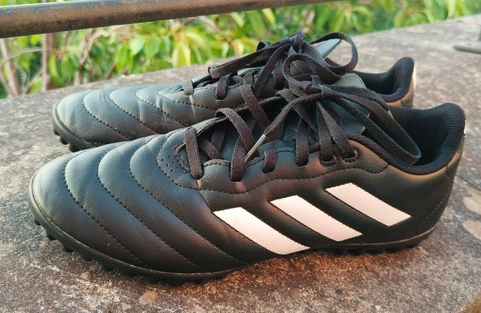 adidas Goletto  Astro Turf Football Boots. Unisex. Size 7.5