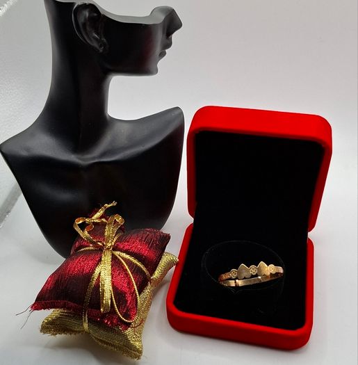 9ct gold baby bangle