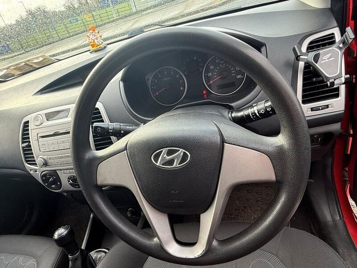 2011 Red Hyundai i20 (Price Negotiable)