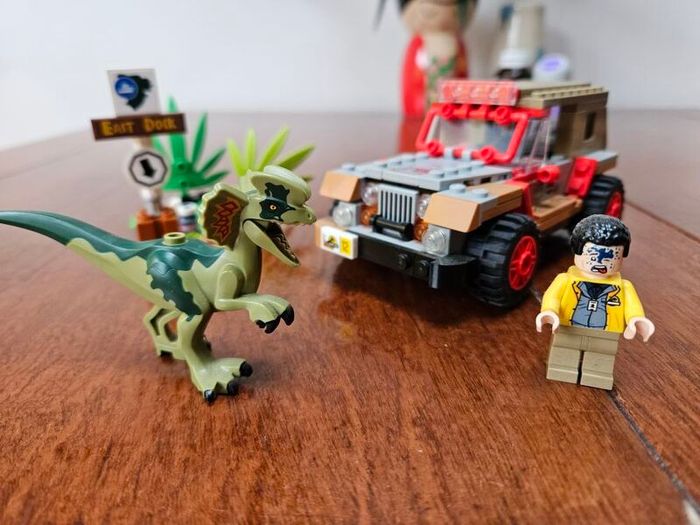 3 x Jurassic Park Retired Lego Sets