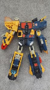 Transformer  / toy  / omega supreme
