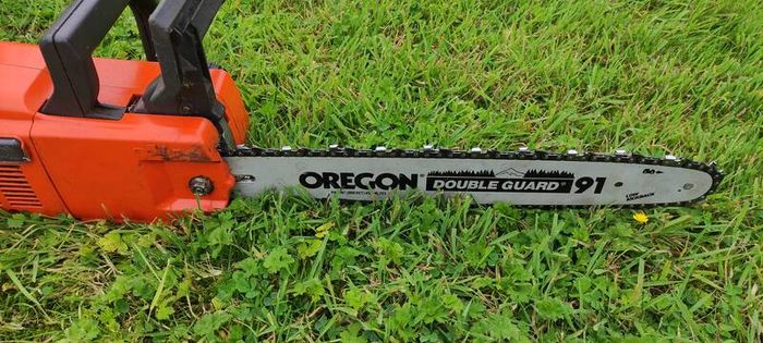Husqvarna 321 electric chainsaw