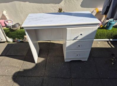 dressing table/desk