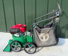 'Billy Goat' Commercial Garden Vacuum with 150L bag and ancillary suction hose