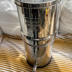 Berkey Water Filter (w/o filter elements)