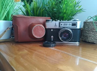 Refurbished FED-5B Olympic, 35mm Film Camera, Industar-61 Lens, M39 Mount, 256538