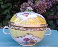18th Century Viennese Suhan Hand Painted Dish