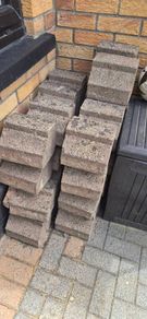 Paving kerbs