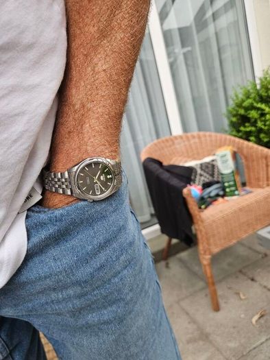 Watch Seiko 5 Automatic.