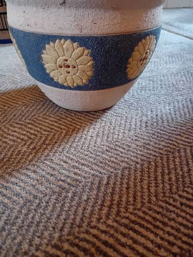 2 x vintage pots