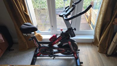 Stationary exercise bike