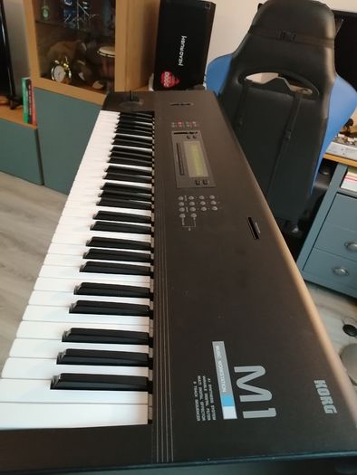 Korg M1 (extremely clean)