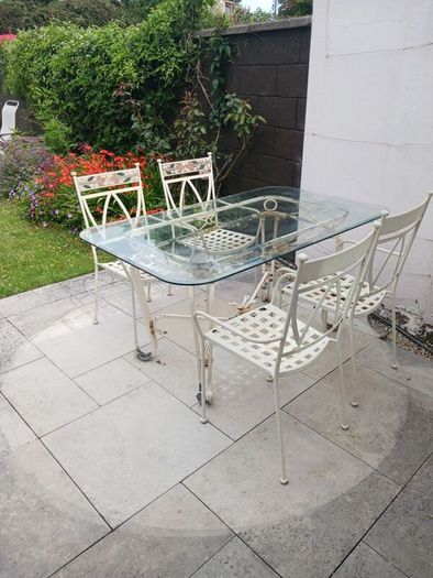 Garden table, 4 chairs, cast iron