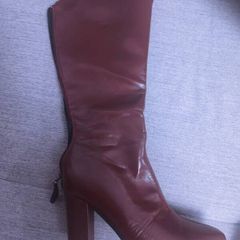 Womens tall burgundy boot Size 4