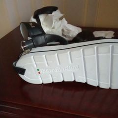 Meet Nero Giardini Ladies Sandals