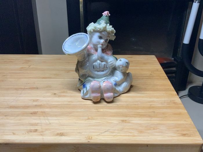 Figurines