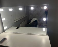 Hollywood Mirror