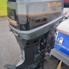 Suzuki outboard 100hp engine