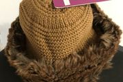 Angela  &amp; William hat
